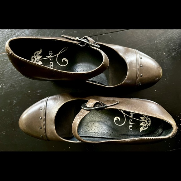 Dansko, size 40, leather heels, NWOT - Picture 5 of 6